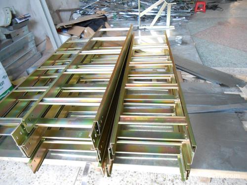 惠城厂家铝合金线槽/梯形桥架/防火金属线槽/托盘式线槽